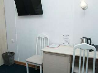 Гостиница Арго Архангельск Бюджетный двухместный номер с 2 отдельными кроватями-11